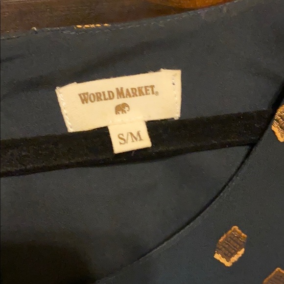 Flowy Blouse - Picture 2 of 5